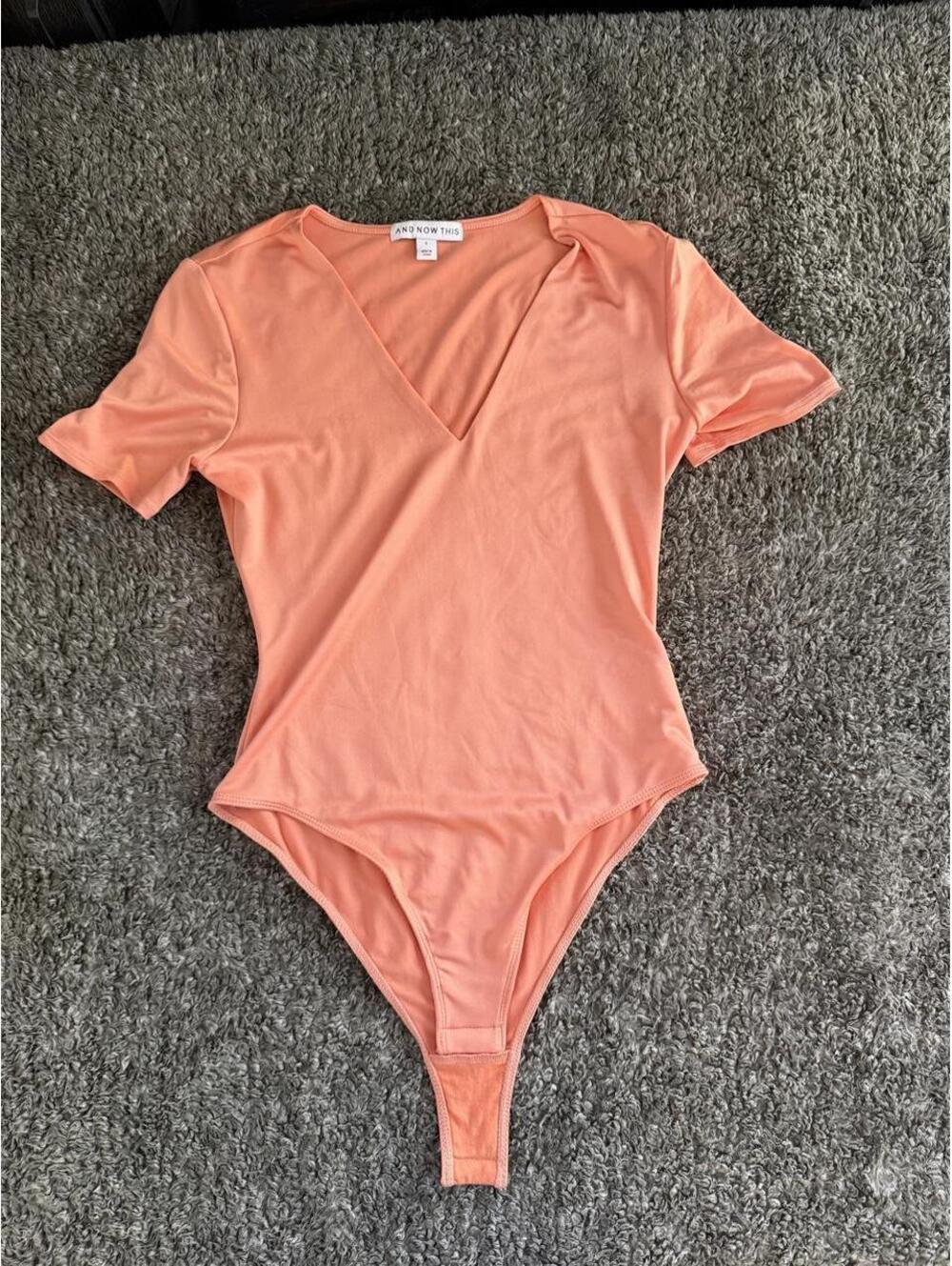 And Now This Peach V-Neck Short Sleeve Bodysuit Size Small